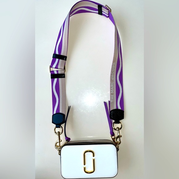 Marc Jacobs Handbags - MARC JACOBS SNAPSHOT PURSE!!